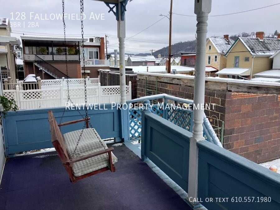 Foto principal - 128 Fallowfield Ave