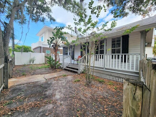 Building Photo - 1825 Hawkins Ct