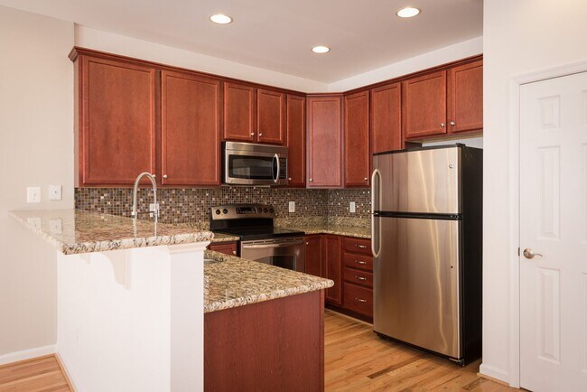 Foto del edificio - 151 Brookwood Dr