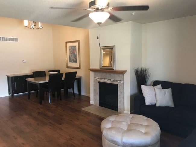 Building Photo - 611 Callisto Dr