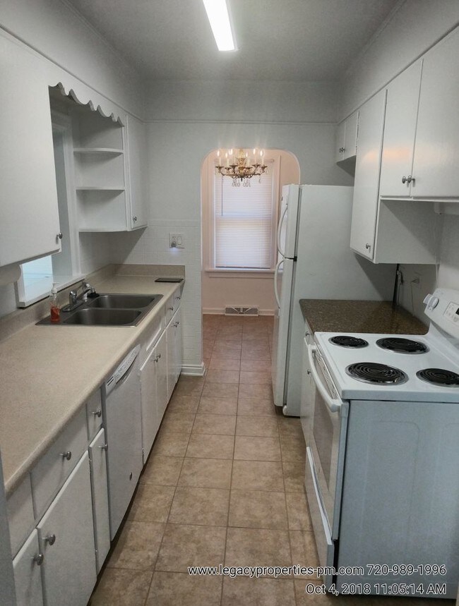 Building Photo - Quiet home in a great area