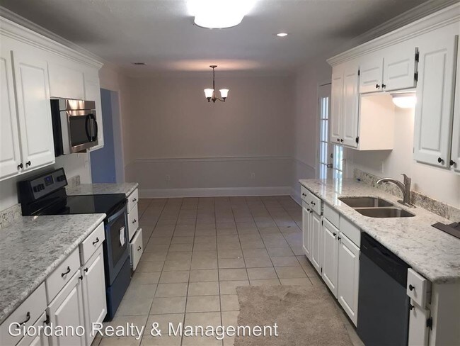 Building Photo - 3 br, 2 bath House - 300 White Oak Dr