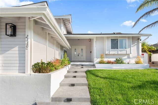 Foto del edificio - 23316 Almarosa Ave