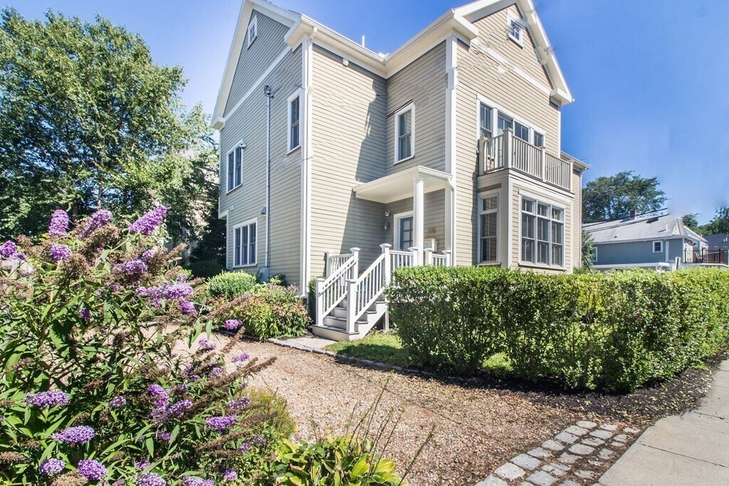 176 Raymond St, Cambridge, MA 02140 Townhome Rentals in Cambridge MA