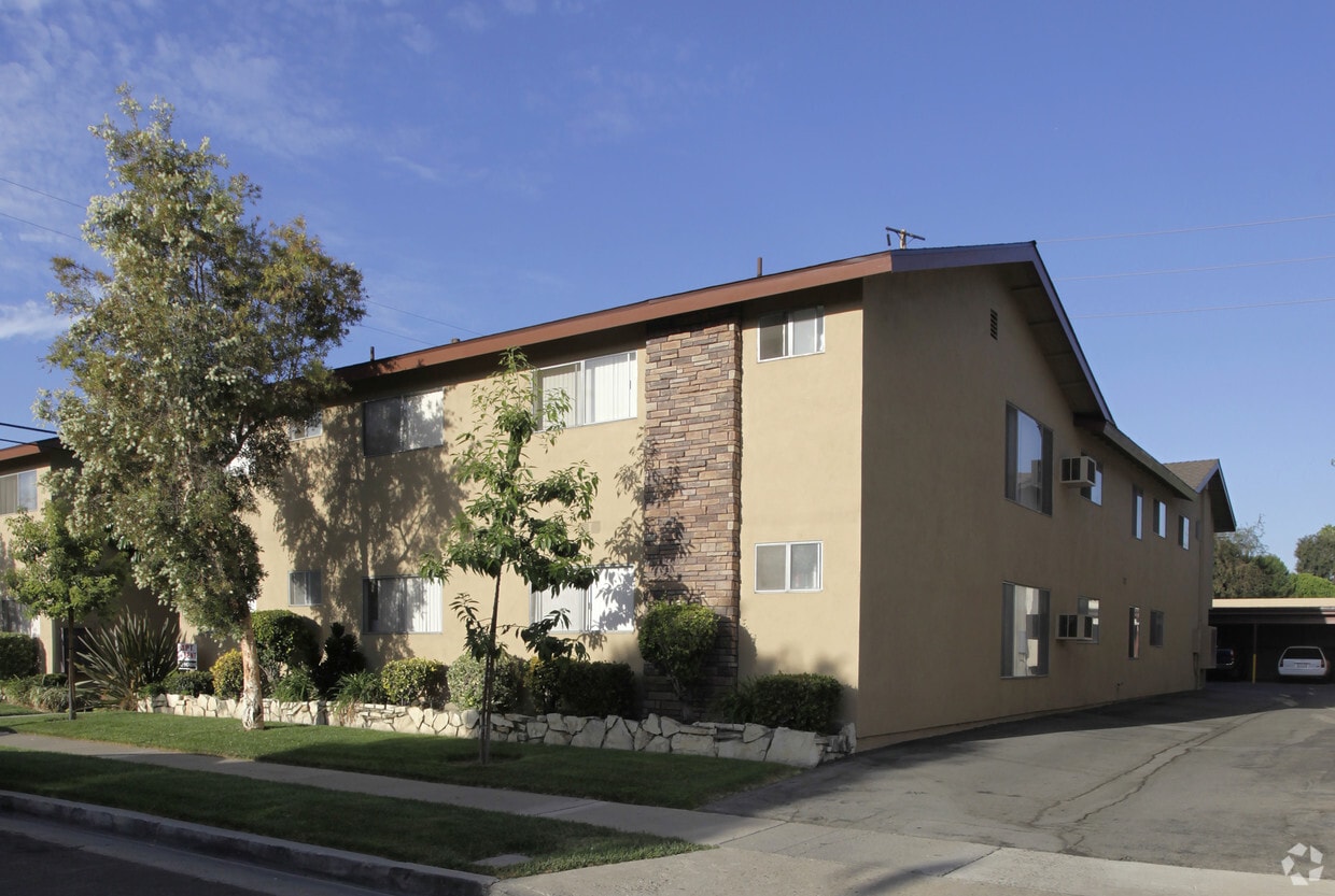 Primary Photo - 531 La Cadena Way