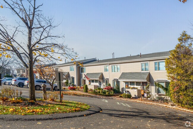 Foto del edificio - Woodbrooke Estates Condominiums