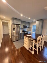 Building Photo - 18 Soundview Ave