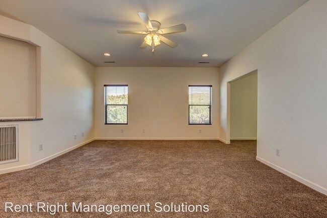Building Photo - 340 Robinson Dr