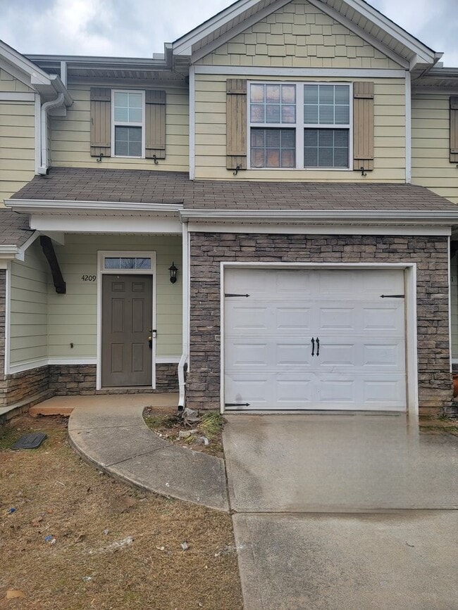 Building Photo - 2 Story-Townhome - 1 Car Garage - Gated Community - Camp Creek