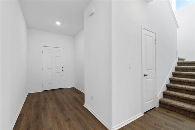 Building Photo - 313 Salt Springs Rd