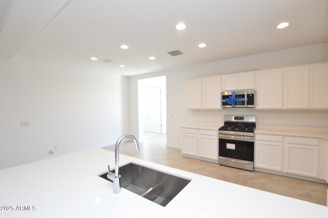 Foto del edificio - 12617 W Morten Ave