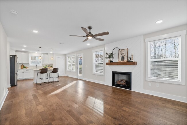 Foto del edificio - 361 Frontier Dr