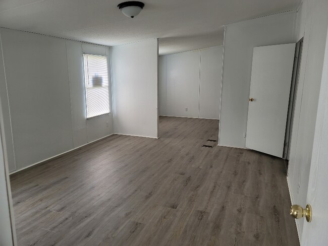 Foto del edificio - 153 Peak View Rd