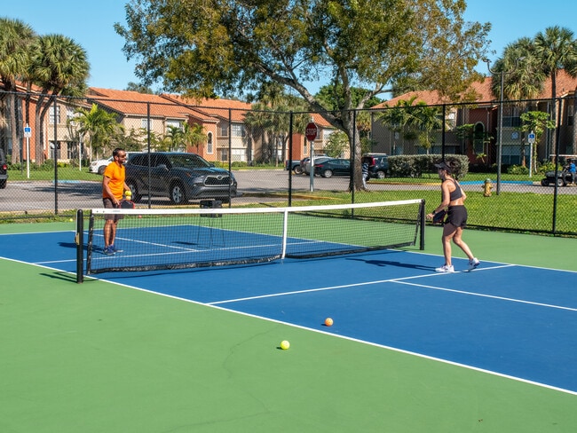Pickle Ball Courts - Tivoli Park Apartments