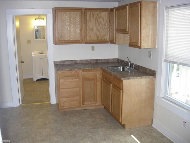 Building Photo - 38 Atwood Ct
