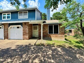 Building Photo - 3900 Knollwood Dr