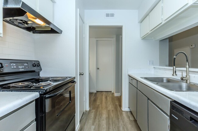 ALL-ELECTRIC KITCHEN - Costa Mesa Apartments