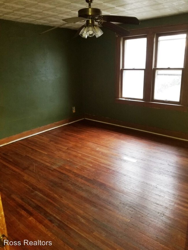 Building Photo - 42 N Chase Ave