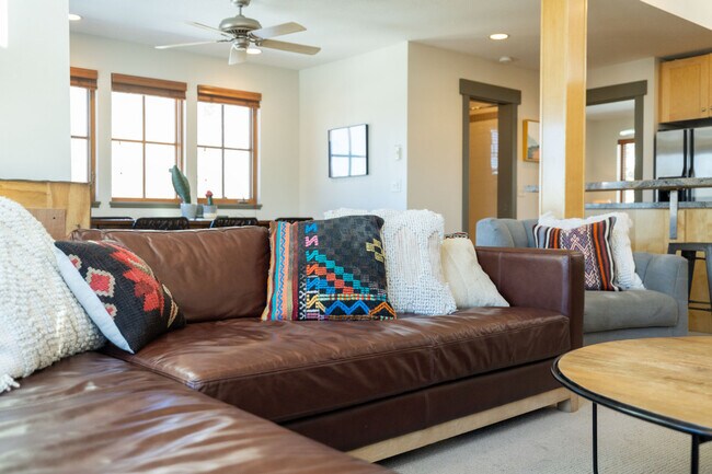 Foto del edificio - 12150 Big Cottonwood Canyon Rd