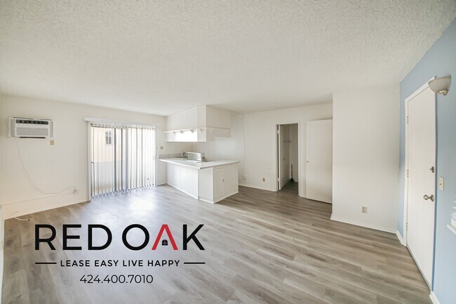 Foto del edificio - ~1 Month FREE~ Spacious and Sun-Drenched T...