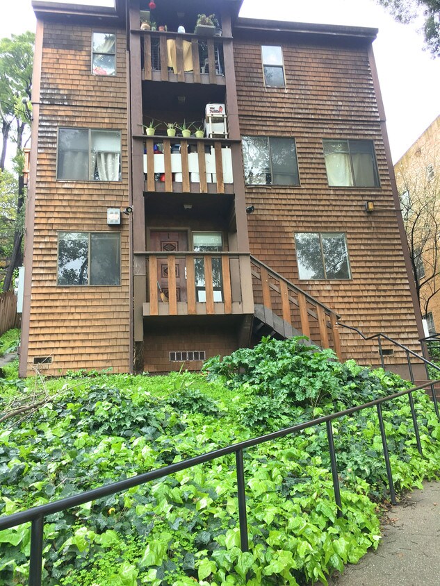 Primary Photo - 3440 Richmond Blvd