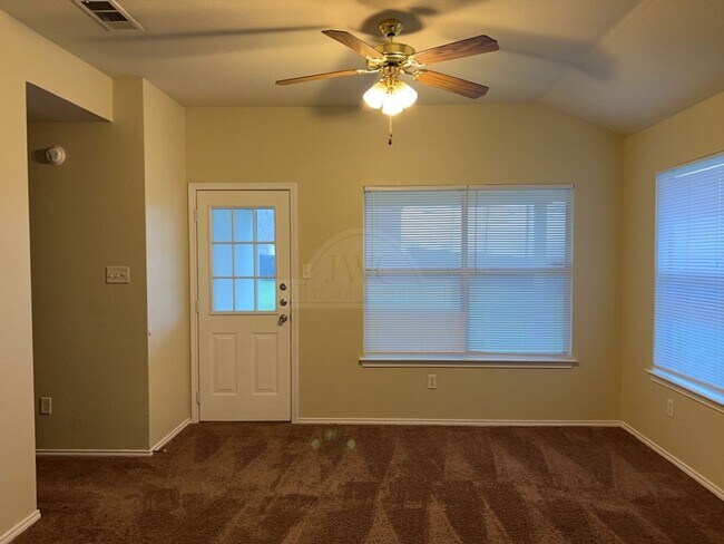 Building Photo - 1201 Fox Creek Dr
