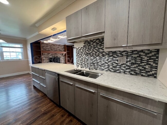 Building Photo - 1540 Edgefield Ln