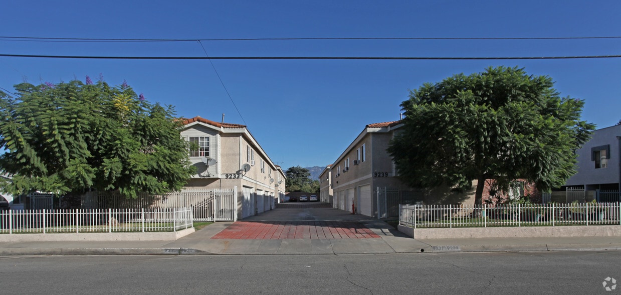 Building Photo - 9233-9239 Ramona Blvd