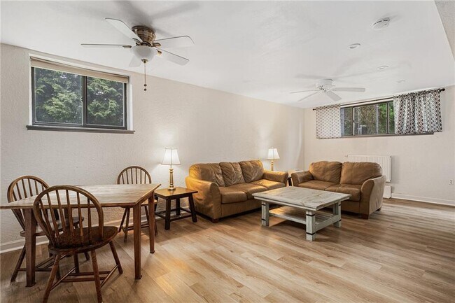 Foto del edificio - 401 Bellevue Ave