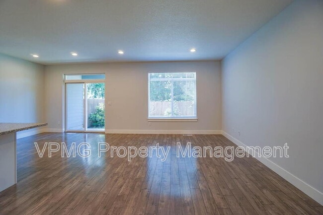 Foto del edificio - 10703 NE 70th St