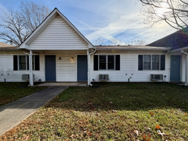 Building Photo - 1442 Riverview Rd