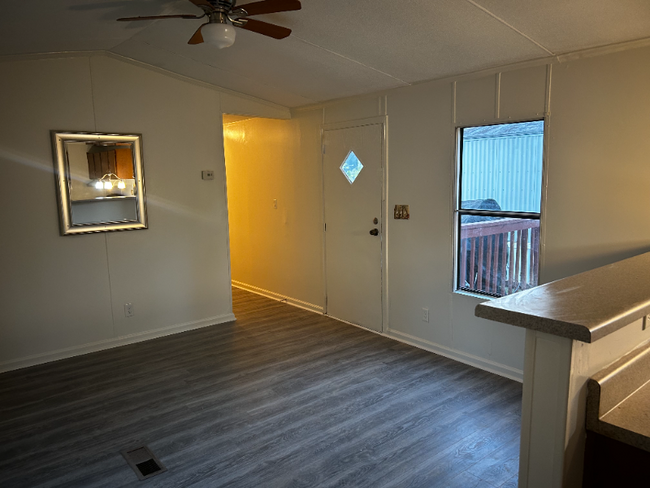 Building Photo - 2015 Williamsport Pike