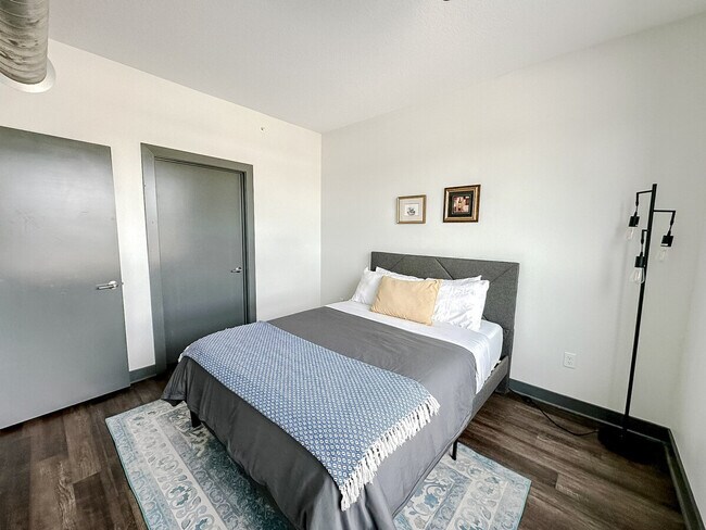 Foto del edificio - 1247 8th St