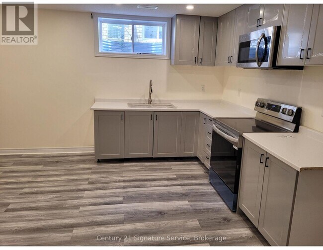 Building Photo - 31 Maryann Ln