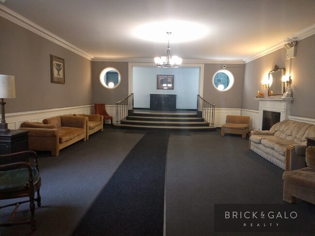 Building Photo - 1601 BEVERLEY Rd