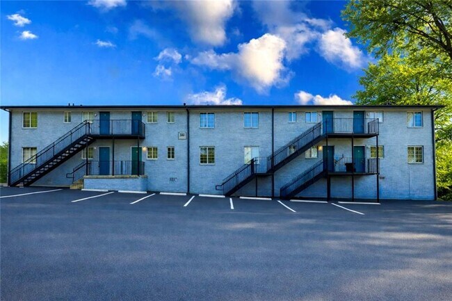 Foto del edificio - 2045 Alison Ct SW
