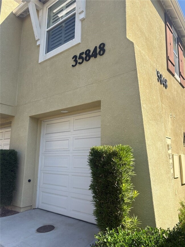 Building Photo - 35848 Lajune St