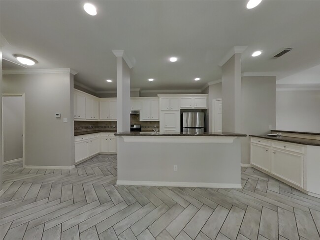 Foto del edificio - 6855 Tournament Dr