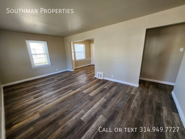 Building Photo - 1938 Larch