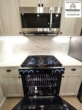 Building Photo - 238 Orchards Blvd SW