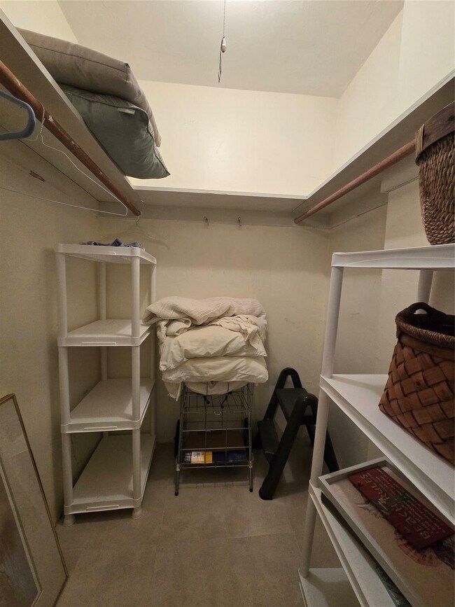 Foto del edificio - 1161 Hillsboro Mile