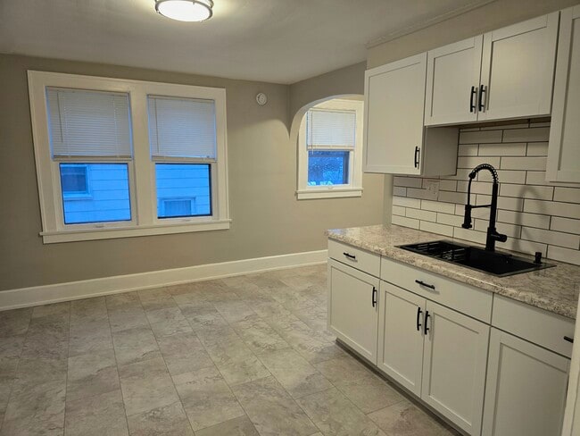 Building Photo - 105 N Bon Air Ave