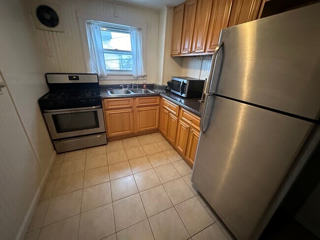 Kitchen - 1122 3rd St