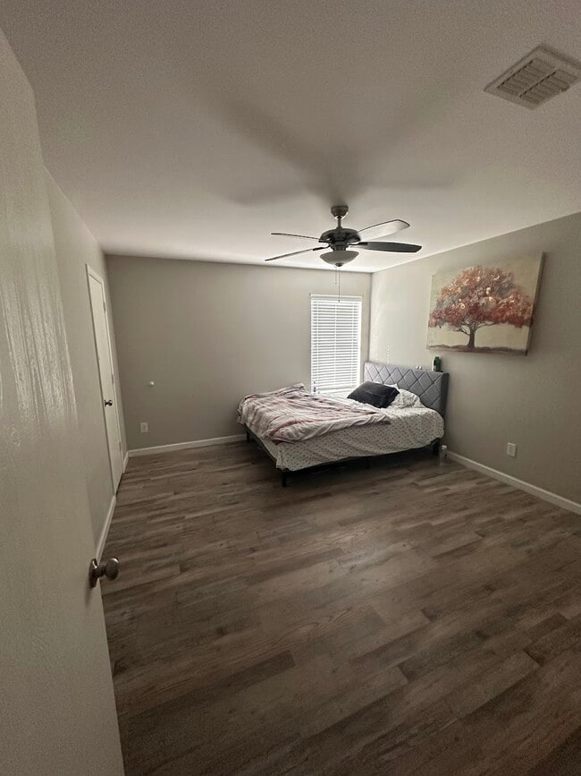 Building Photo - 2729 Peach Dr