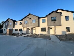 Building Photo - 1320 Elm Ave