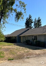Building Photo - 11714 Walnut Ave