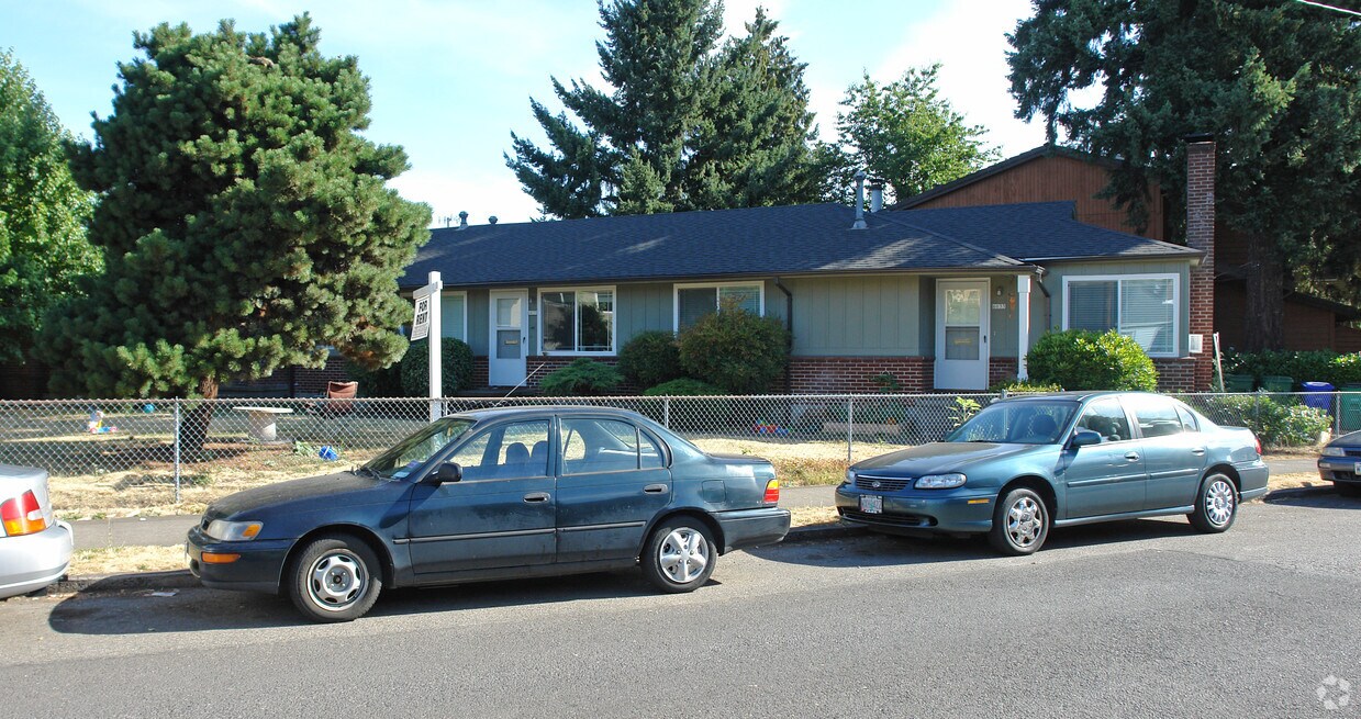 Foto del edificio - 6021-6033 NE Oregon St