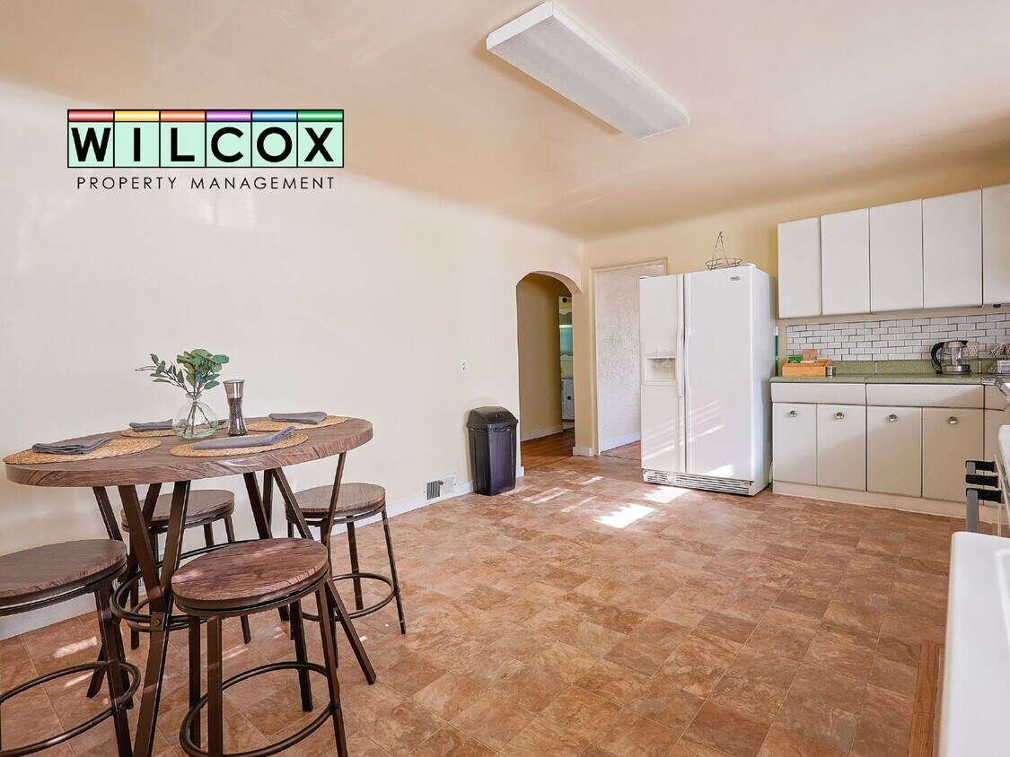 Primary Photo - Executive, Fully Furnished Rental Property