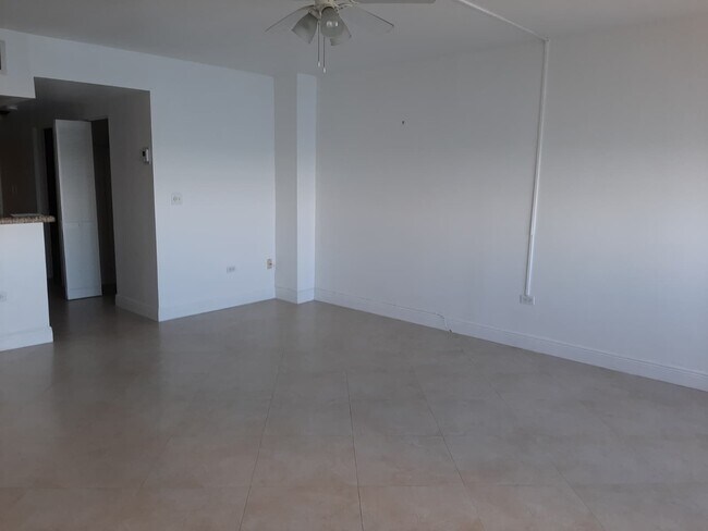 Foto del edificio - 999 Brickell Bay Dr