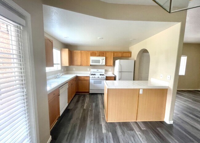 Foto del edificio - 424 Pine Haven St